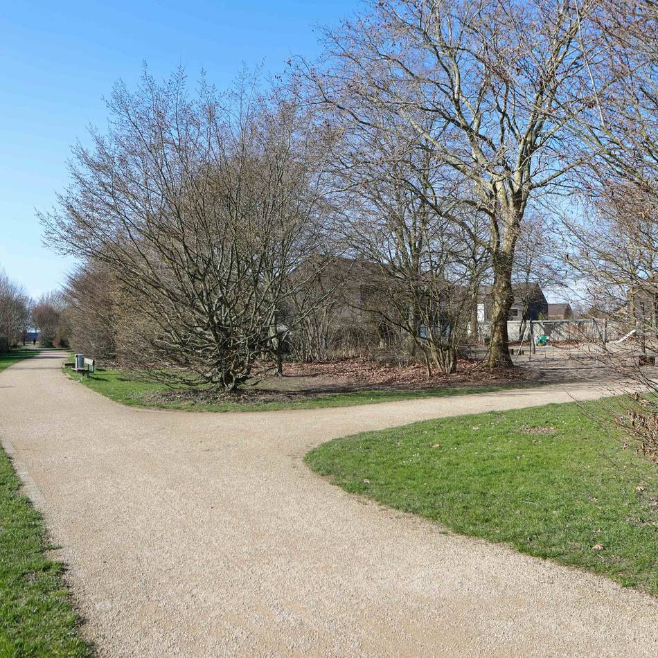 Mann mit Messer gesichtet: Polizeieinsatz nahe Kita in Krefeld-Fischeln