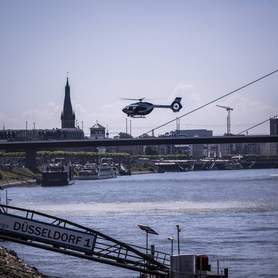 Mit Suchscheinwerfer: Warum ein Hubschrauber in der Nacht über Düsseldorf kreiste