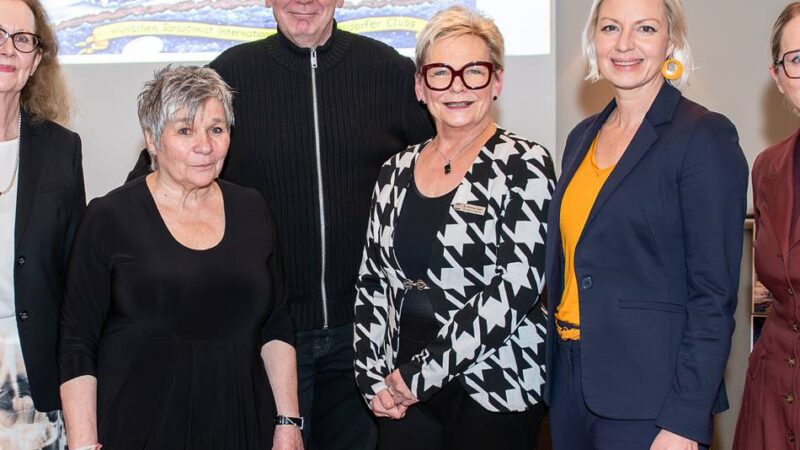 Unterstützt von den Düsseldorfer Soroptimisten: Querkopf-Akademie fördert junge Frauen an Hauptschulen