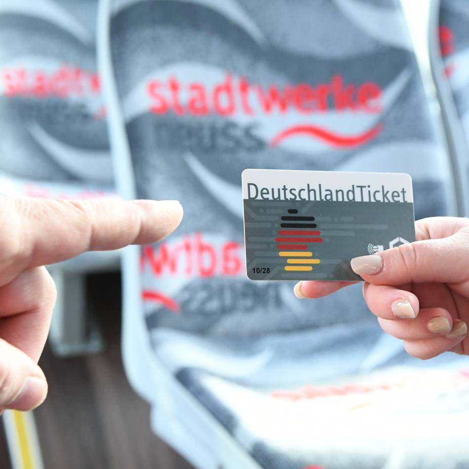 Stadtwerke Neuss: Fahrgäste in Bussen werden befragt