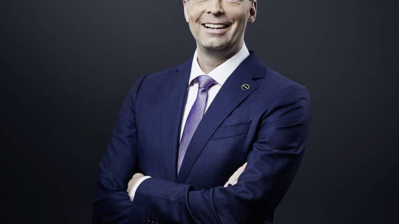 Leverkusener Kunststoffhersteller: Nach zehn Jahren an Spitze: Covestro-Chef Steilemann geht 2028