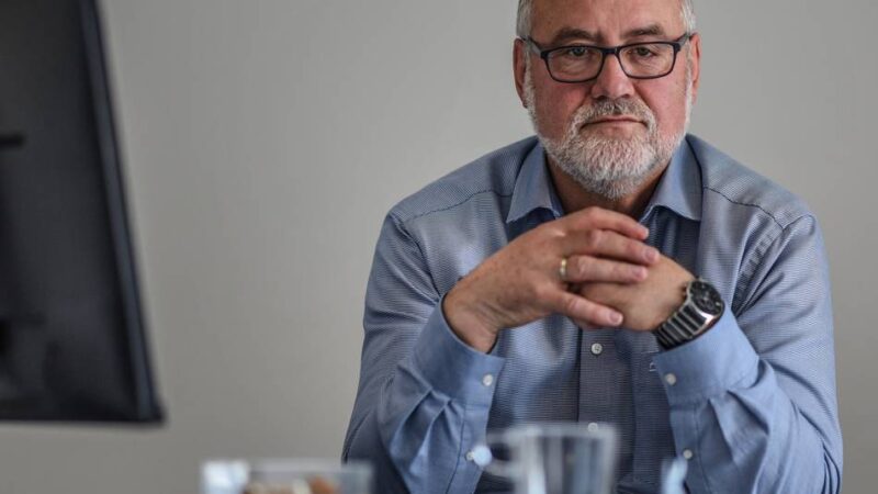 Ehemaliger Stadtwerke-Chef in Emmerich: Udo Jessner lehnt neues Bürgerbad in Elten ab