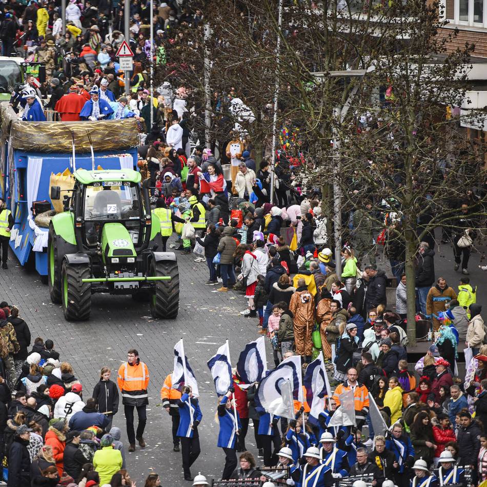 Karneval 2026 in Mönchengladbach: So gelingt die Anreise zum Veilchendienstagszug