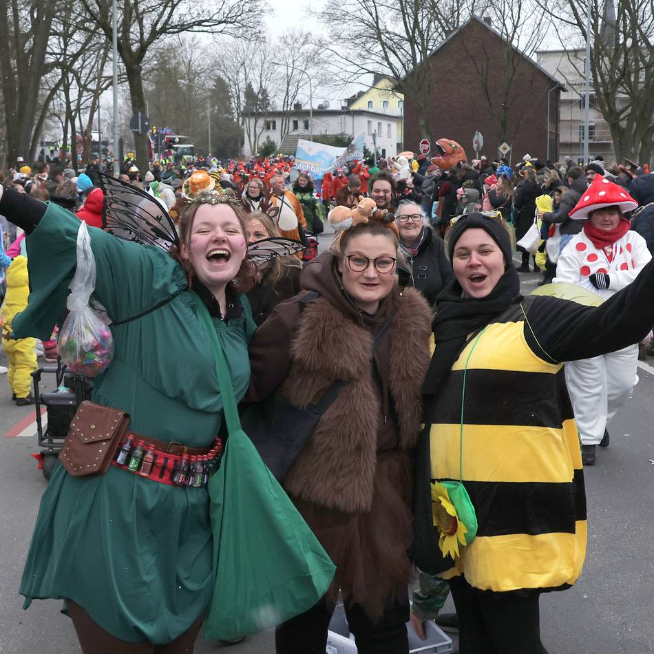 Karneval in Krefeld 2026: So bunt war der Karnevalszug in Oppum