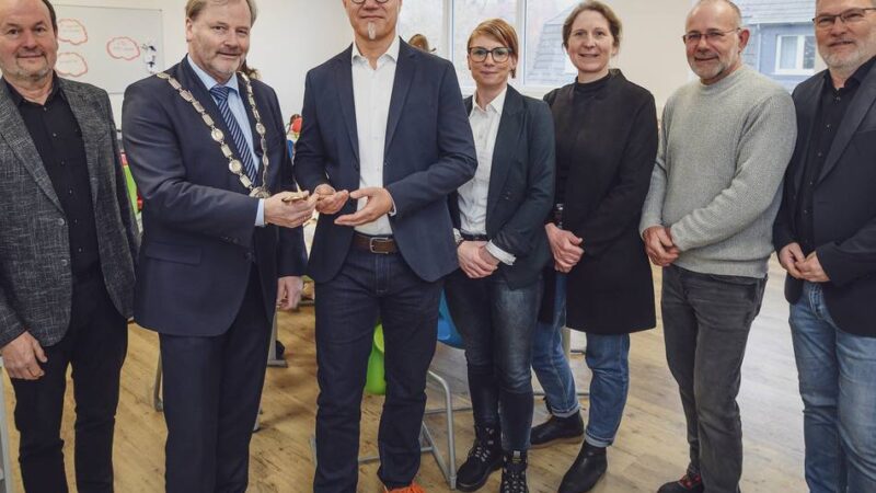 „Gut Ding will Weile haben“: Ein Meilenstein für die Uedemer Kinder – Anbau der Grundschule offiziell eröffnet