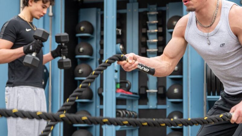 Testbetrieb für acht Monate: Eisen pumpen und Rope skipping – neue Outdoor Gym Box im Sportpark