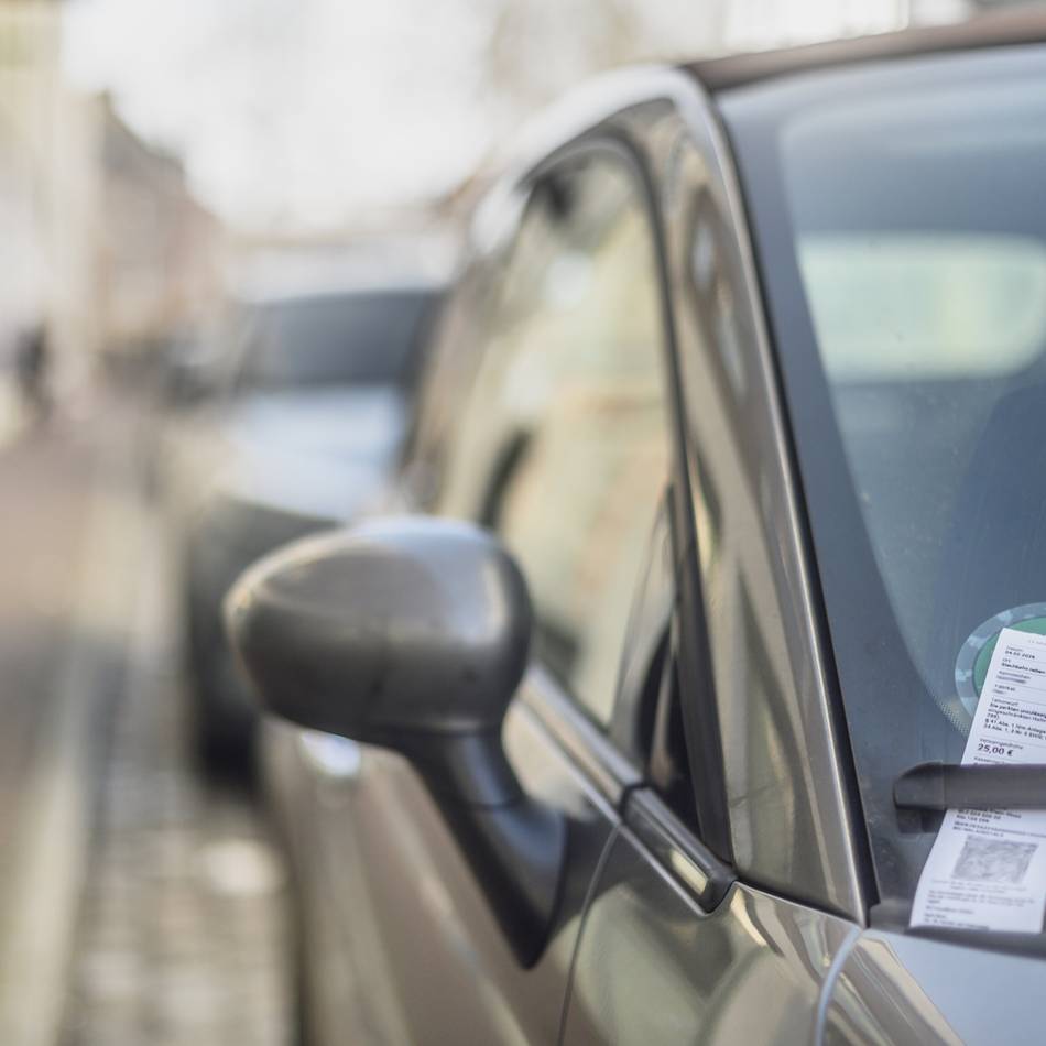 Knöllchen und Bußgelder: Fast 30.000 Verstöße – Falschparker füllen Klever Stadtkasse