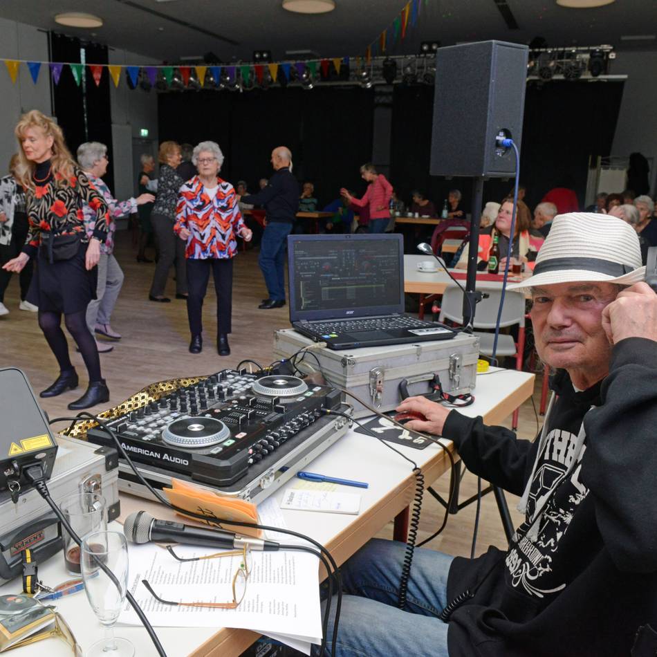 Disco für die Generation „Ü60“ in Erfttal: „Ich fühle mich wieder wie eine 15-Jährige“