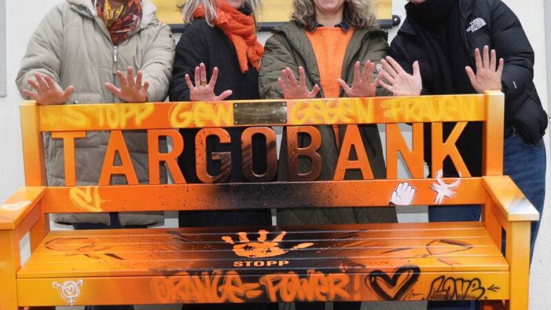 Neue Zonta-Bank am Kunstverein Leverkusen: „Orange Power“ gegen Gewalt an Frauen und Mädchen
