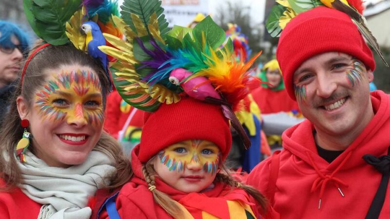 Karneval in Leverkusen – Session 2025/26: Dschungeltiere, Piraten und Dinos – Tausende feiern beim Hitdorfer Zoch