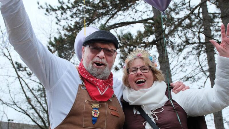 Nelkensamstagszug durch Heiligenhaus: Jubiläums-Umzug in bester Stadt-Stimmung