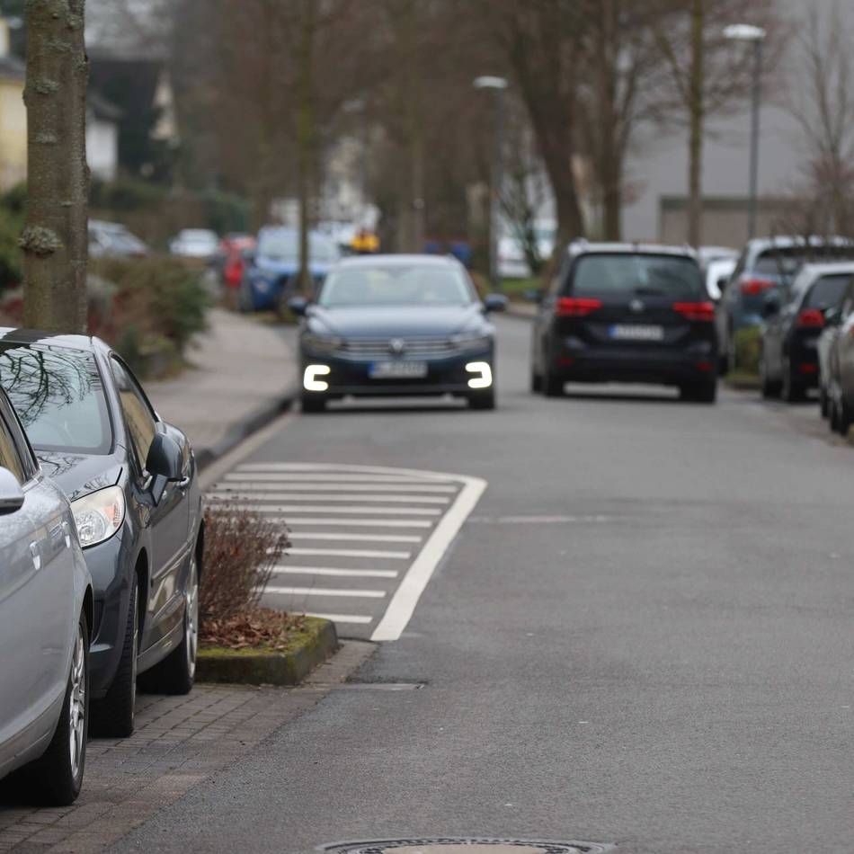 „Invasion“ der Fußballfans: Neue Debatte in Leverkusen um Straßensperrungen an Spieltagen