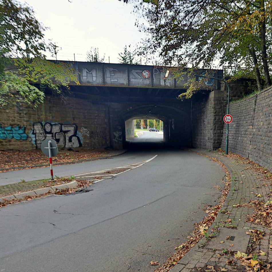 Schlaglochpiste in Leverkusen: Grüne fordern schnelle Sanierung der Lützenkirchener Straße in Opladen