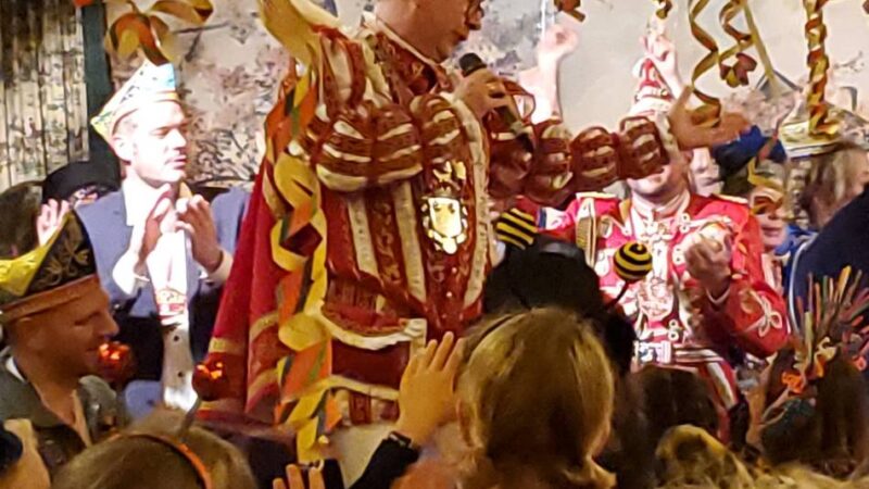 Karneval in Eggerscheidt: Volles Haus und Riesenprogramm im „Kessel am Pött“