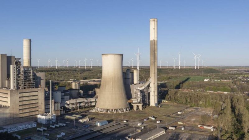 Kraftwerk Frimmersdorf: RWE gibt Sprengtermin für Kühlturm bekannt