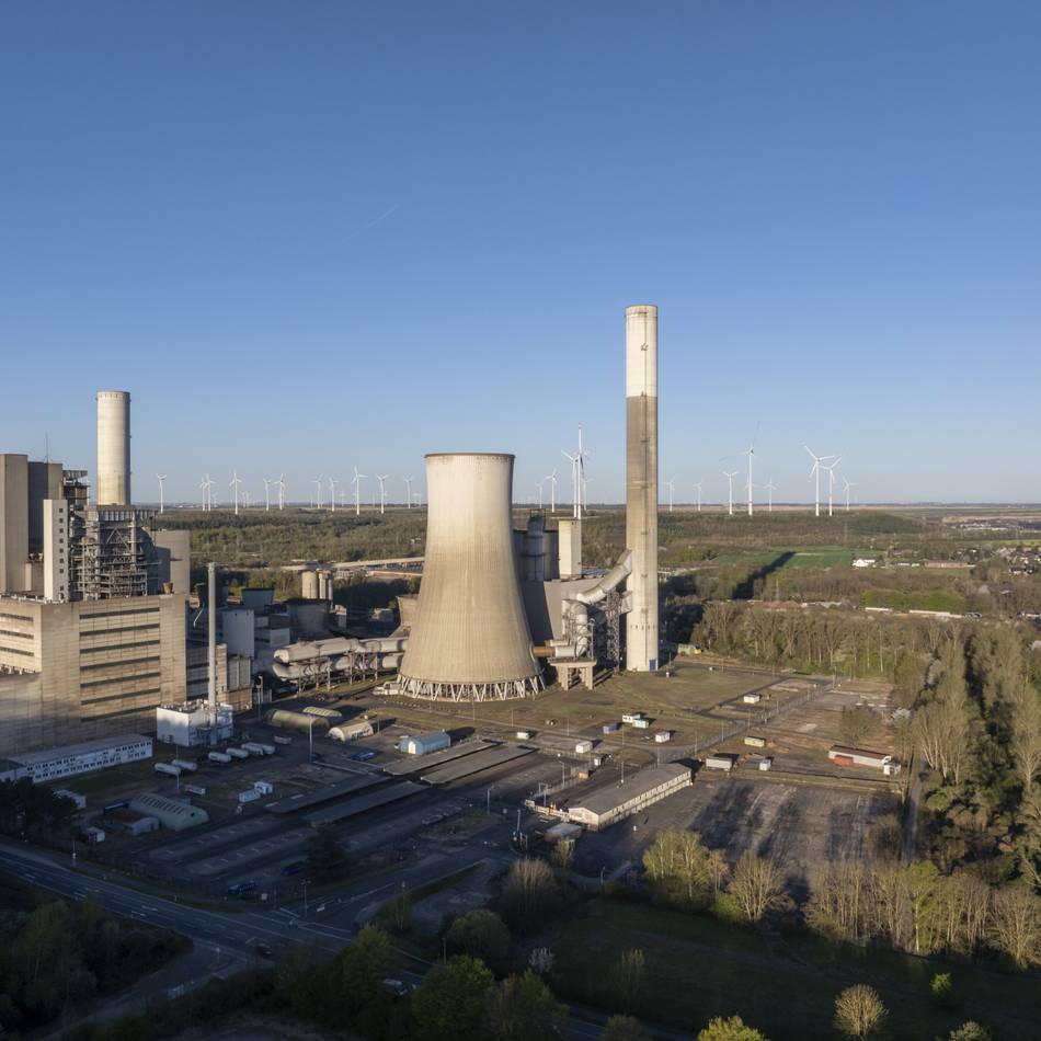 Kraftwerk Frimmersdorf: RWE gibt Sprengtermin für Kühlturm bekannt