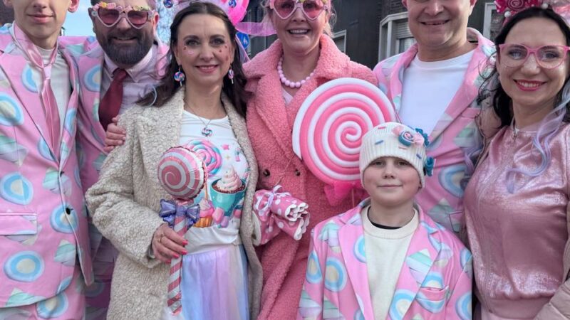 Tulpensonntagszug in Uerdingen: 25.000 feiern friedlich unter blauem Himmel