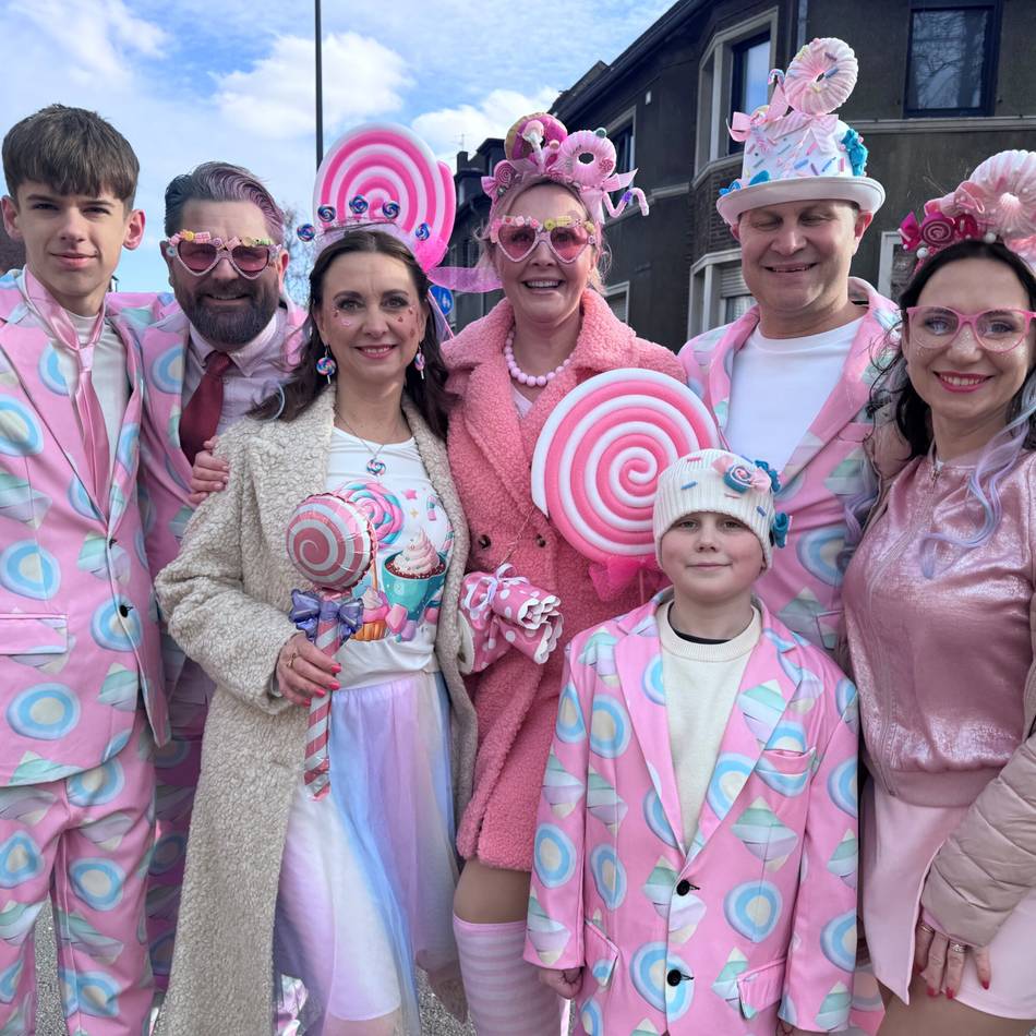 Tulpensonntagszug in Uerdingen: 25.000 feiern friedlich unter blauem Himmel