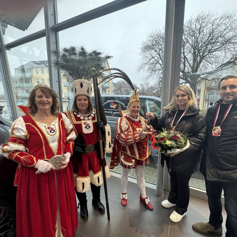 Närrische Zeit in Wermelskirchen: Ein zweiter Prinzenbus fürs Dreigestirn