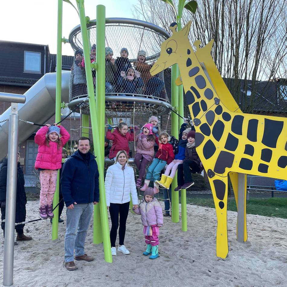 Freizeit in Monheim: „Giraffen-Spielplatz“ in Baumberg ist eröffnet