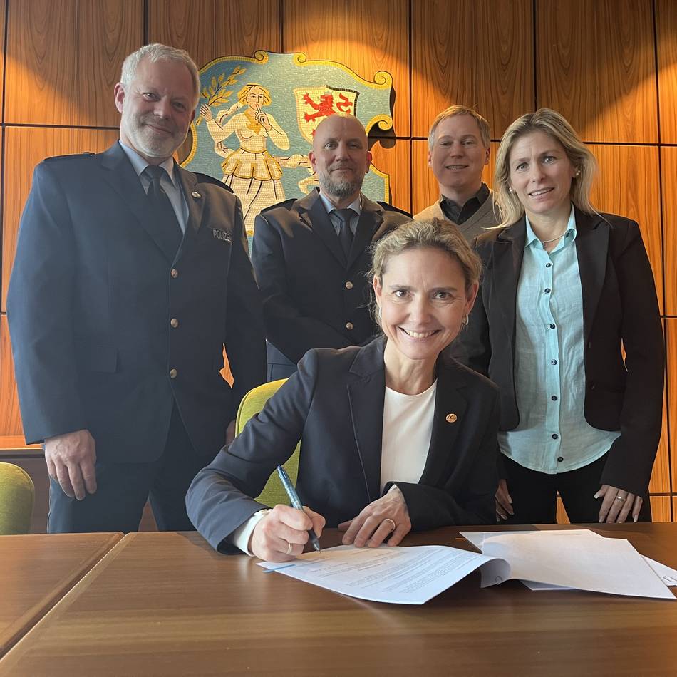 Ordnungspartnerschaft besiegelt: Stadt Monheim stärkt Kooperation mit der Polizei