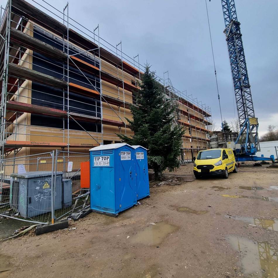 Neubau begann im Sommer: Grundschüler in Otzenrath feiern Richtfest