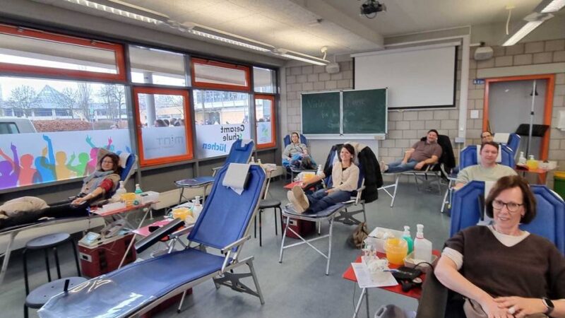 Spende-Aktion an der Gesamtschule: Jüchener Schüler bluten für den guten Zweck