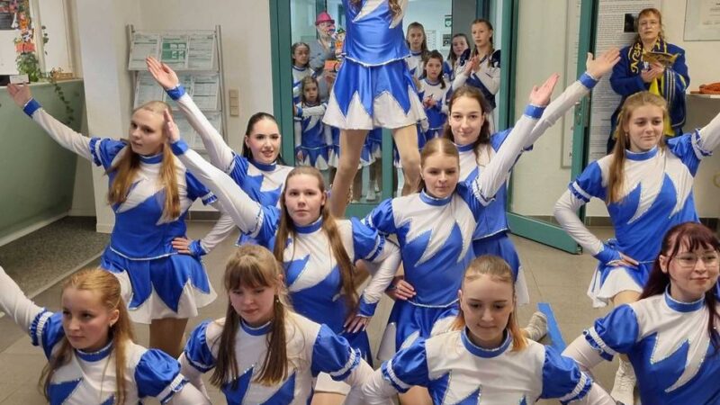 Karneval in Jüchen: Jecken erobern das Jüchener Rathaus