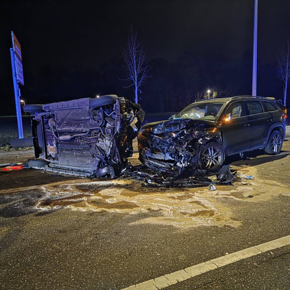 Schwerer Unfall in Mönchengladbach: Vier schwer verletzte Personen bei Unfall in Giesenkirchen