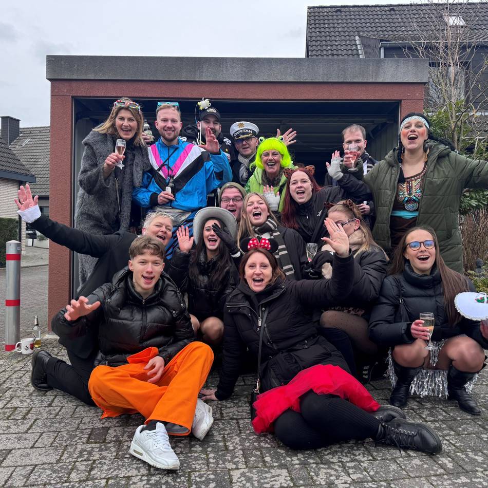 Tulpensonntagszug in Gellep-Stratum: Wo Garagen zu Logen werden