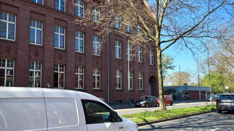 Schule in Düsseldorf: Gymnasium in Eller hat jetzt einen Namen