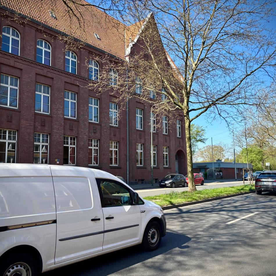 Schule in Düsseldorf: Gymnasium in Eller hat jetzt einen Namen