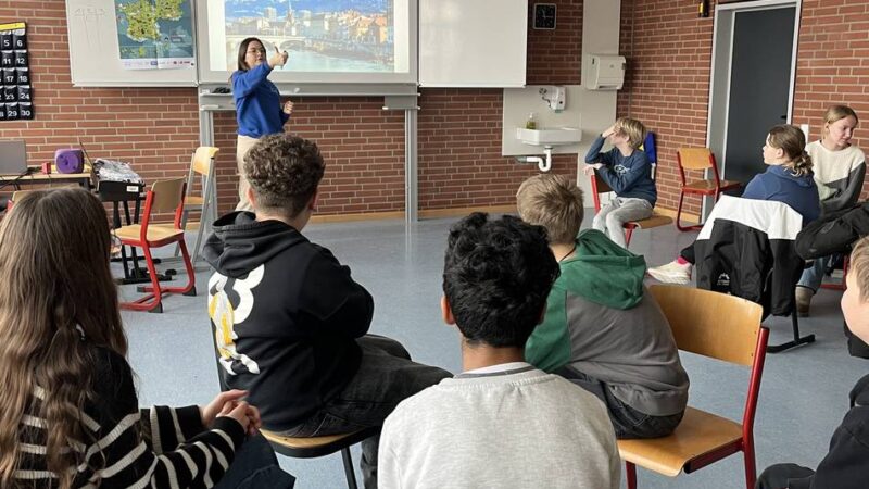 Spielerisch erste Wörter sprechen: France Mobil: Schülern Lust auf Fremdsprache machen