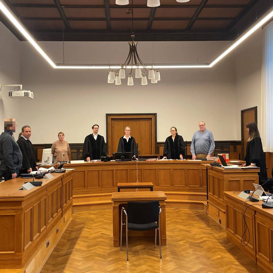 Prozess vor Landgericht Kleve: Vater soll Töchter missbraucht haben – Zeugin: „Er sagt, er ist geheilt“