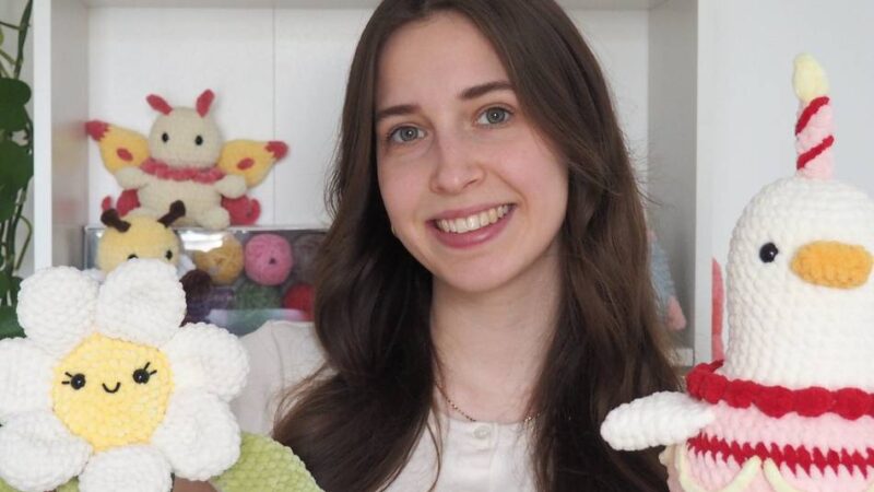 Radevormwalderin veröffentlicht erstes Buch: Der Traum, vom Häkeln leben zu können