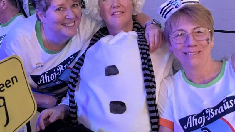 Sitzungskarneval in Alpen: Krähen laden zur großen Büttensitzung in den Narrenzoo