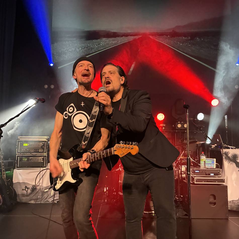 „Achtung Baby“ im Scala in Wesel: So klingen U2-Songs in intimer Clubatmosphäre