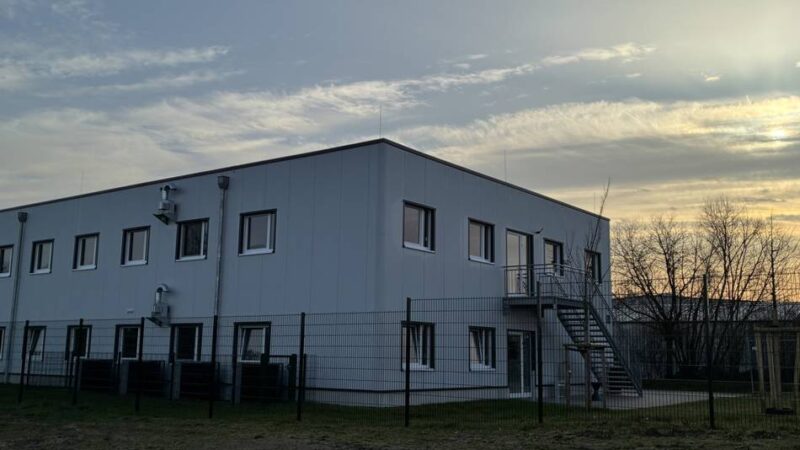 Kroatenhalle wird leer: Flüchtlinge ziehen in neue Unterkunft in Kevelaer