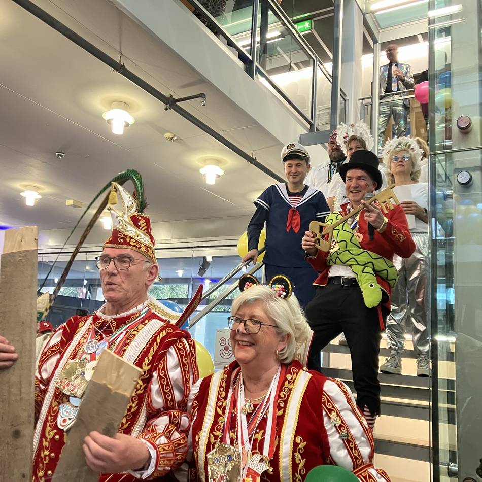 Altweiber in Alt-Viersen: Narren erobern das Viersener Stadthaus