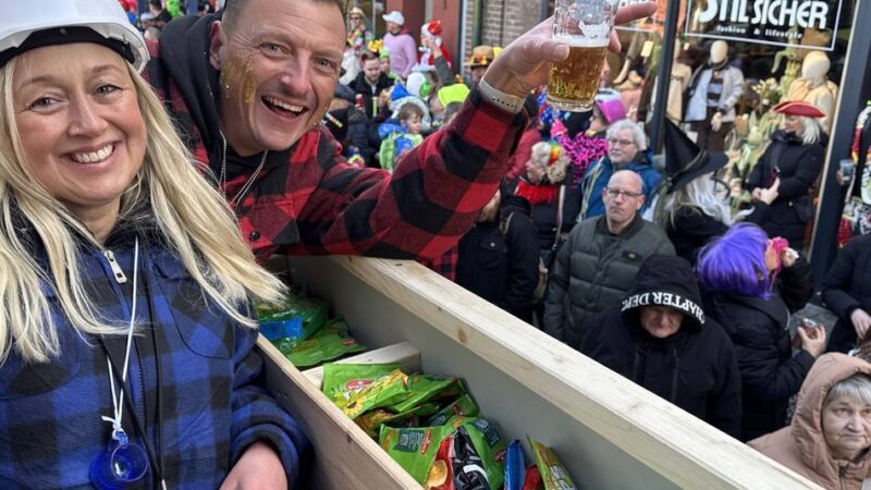 „Super-Stimmung“: Tausende feiern beim Blutwurstzug in Xanten