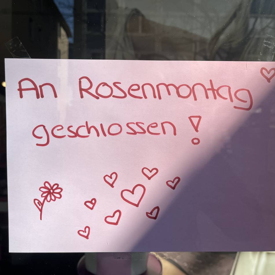 Regen hemmt Shopping-Stimmung: Einkaufen an Rosenmontag – Konzept bleibt in Neuss ohne Erfolg