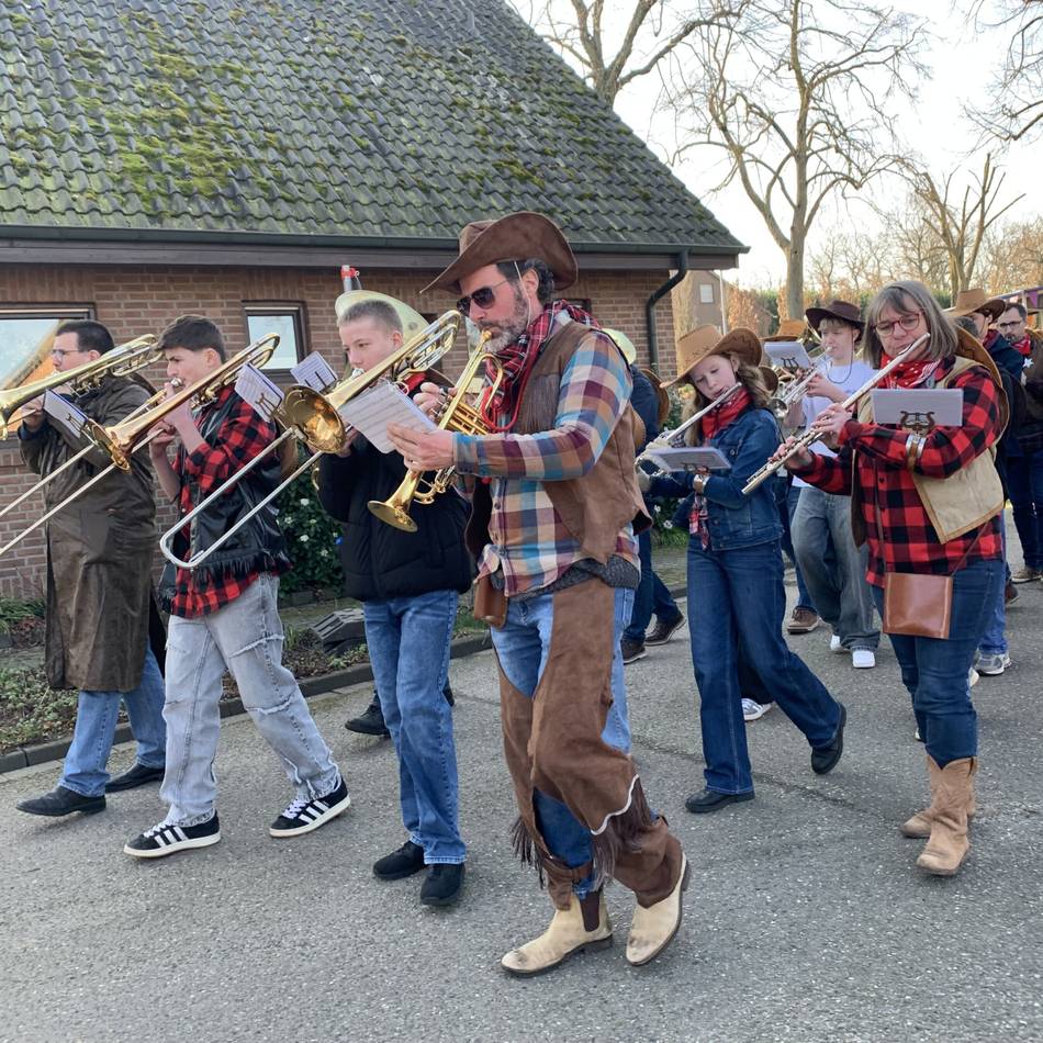 Karnevalszug am Sonntag in Twisteden: „Völlig losgelöst“ in Twisteden feiern