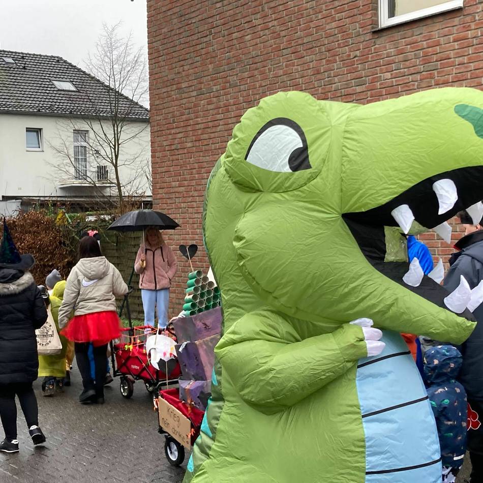 An Altweiber in Mönchengladbach: Der wohl kleinste Karnevalszug der Stadt startet wieder