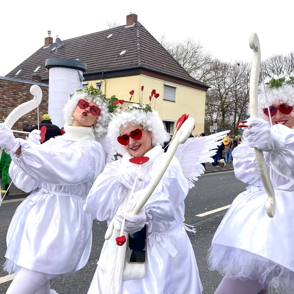 Bilder vom Wegesrand: So kreativ waren die Kostüme beim Nelkensamstagzug 2026