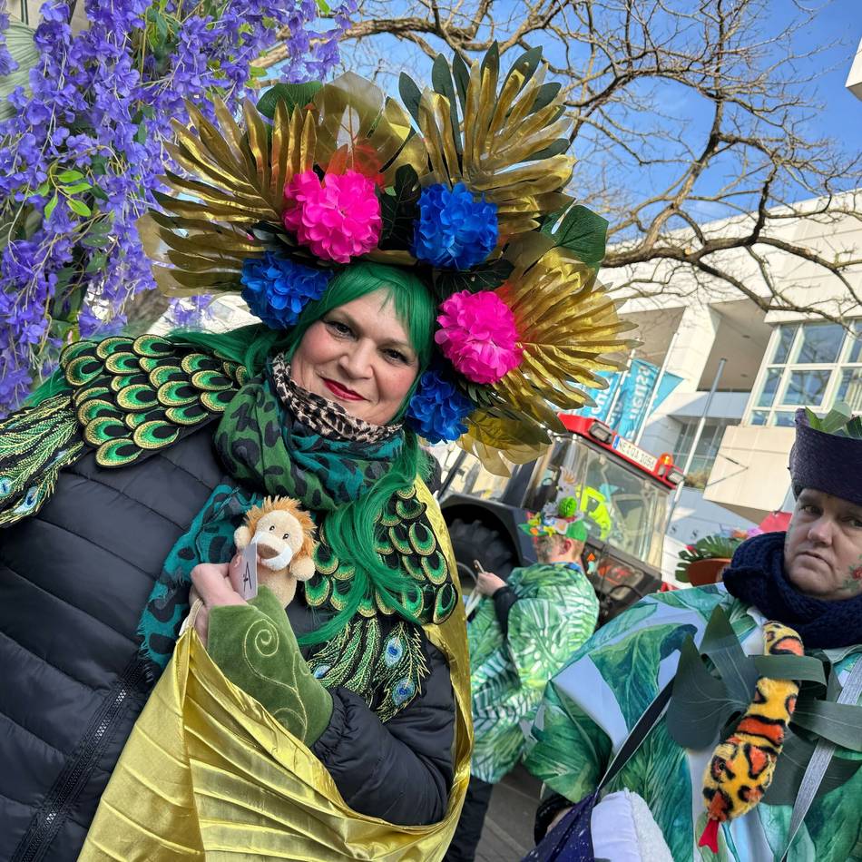 Highlights im Straßenkarneval: Vom Korallenriff bis zum bösen Wolf – Neuss feiert seine Hingucker-Kostüme