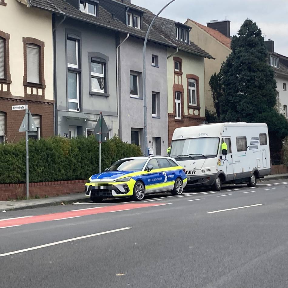 Auffällige Wagen in Mönchengladbach: Ähnlicher als die Polizei erlaubt?