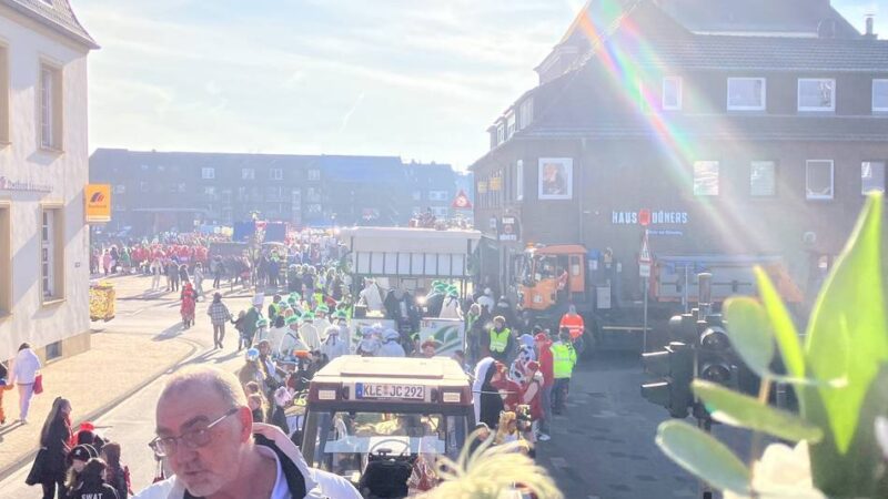 Tulpensonntagszug 2026: So jeck war der Jubiläumszug in Emmerich