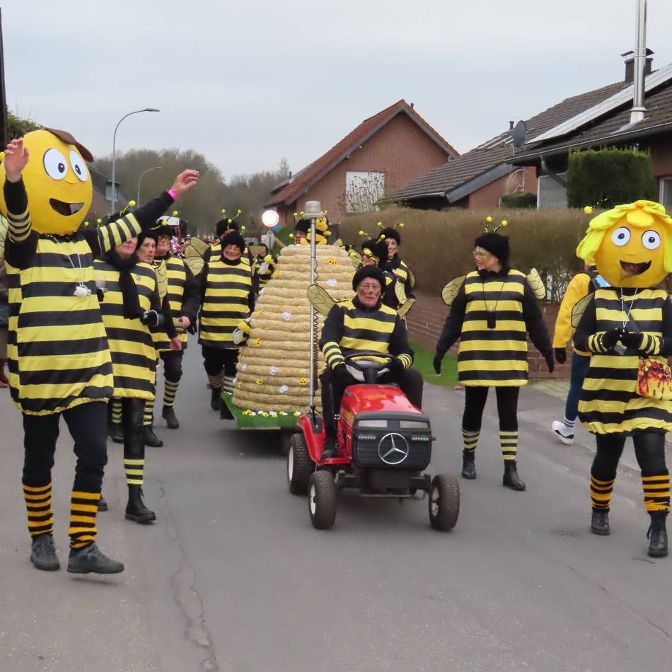Karneval in Nettetal: Kleines Lötsch mit großem Karnevalszug