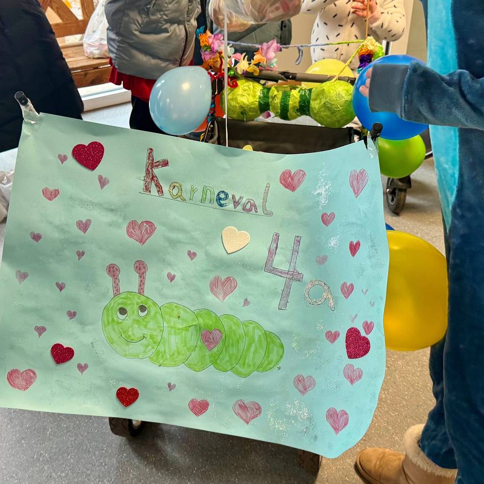 Kinderkarneval 2026 in Moers: Wenn die Kamelle in den Bollerwagen fliegen