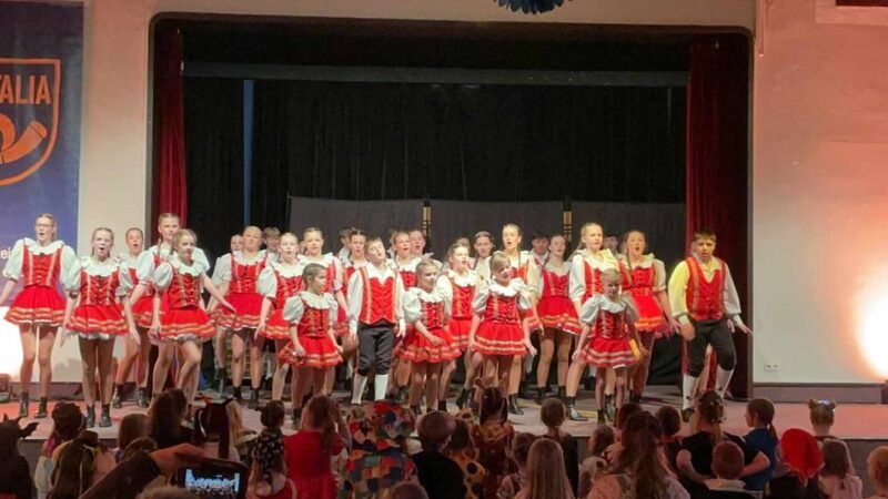 Kindersitzung Postalia Langenfeld: Auch der Karnevalsnachwuchs kann ausgelassen feiern